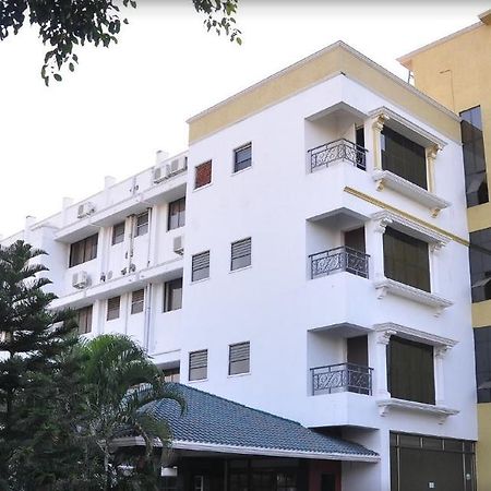 Gayathri Hotels Tirupur Exterior foto
