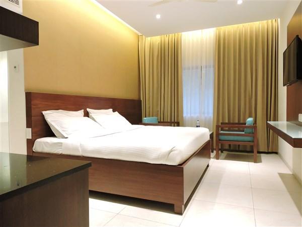 Gayathri Hotels Tirupur Exterior foto