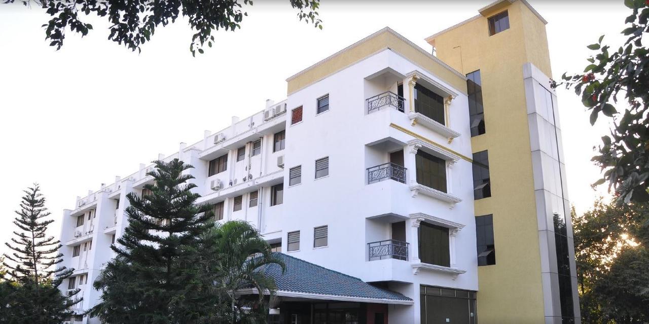 Gayathri Hotels Tirupur Exterior foto